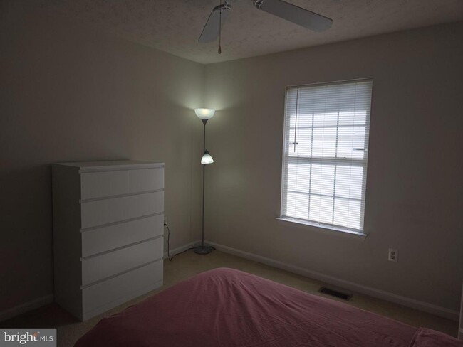 Building Photo - 206 Park Brook Ct