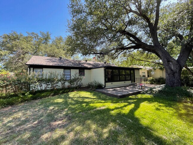 Building Photo - 3624 S Hills Ave