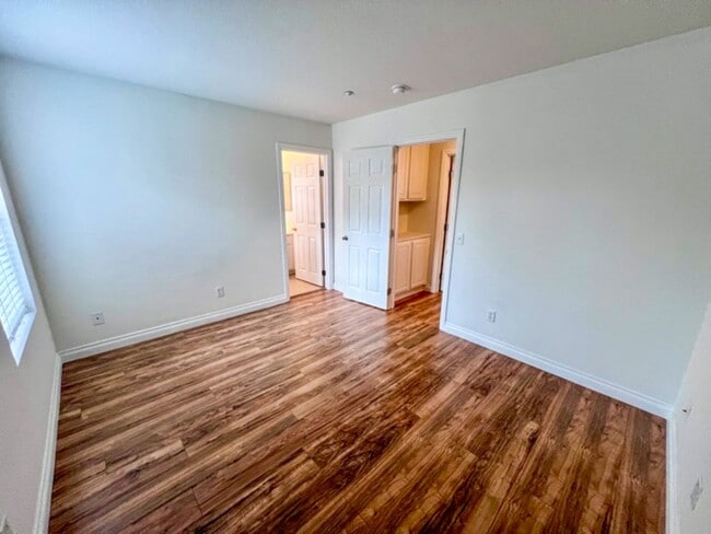 Building Photo - Beautiful 2 bedroom Condo located in Murrieta for LEASE