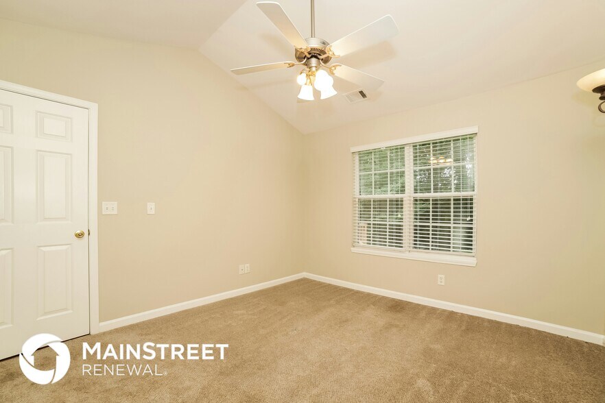 Building Photo - 3848 Valley Creek Dr