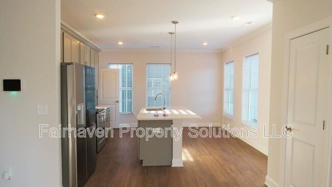 Building Photo - 1978 Mitchell Ave