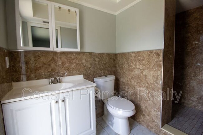 Building Photo - 10760 62nd Ave N