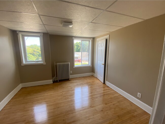 Upstairs Bedroom #4 - 515 Winslow Ave