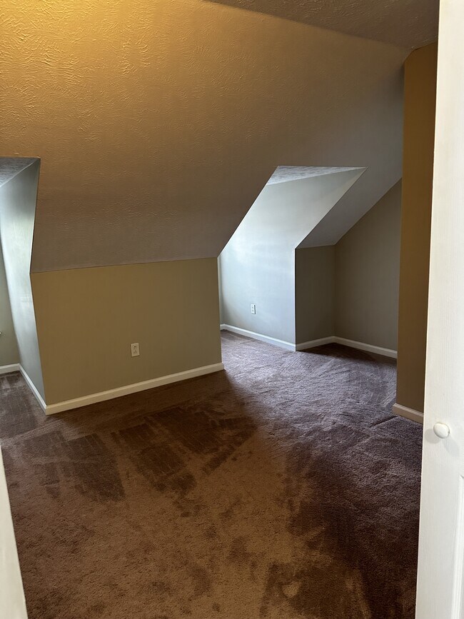Building Photo - 2480 Oak Hill Dr