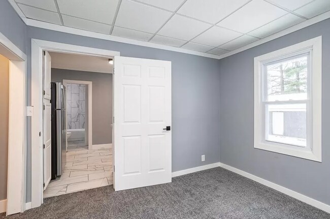 Building Photo - 801 Lake View Dr