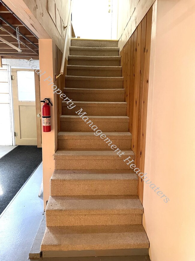 Building Photo - 3 Bedroom 2 Bath House for Rent - Pet Frie...