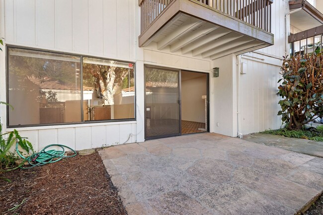 Building Photo - This wonderful East Beach Townhome Awaits!