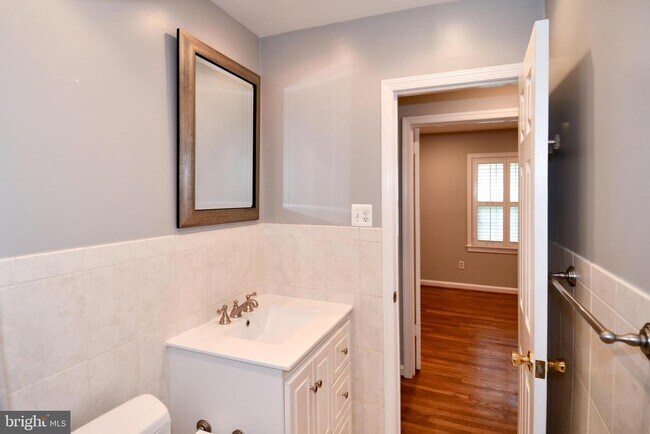 Building Photo - 4100 Dewmar Ct