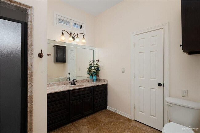 Building Photo - 682 Alto Bonito St