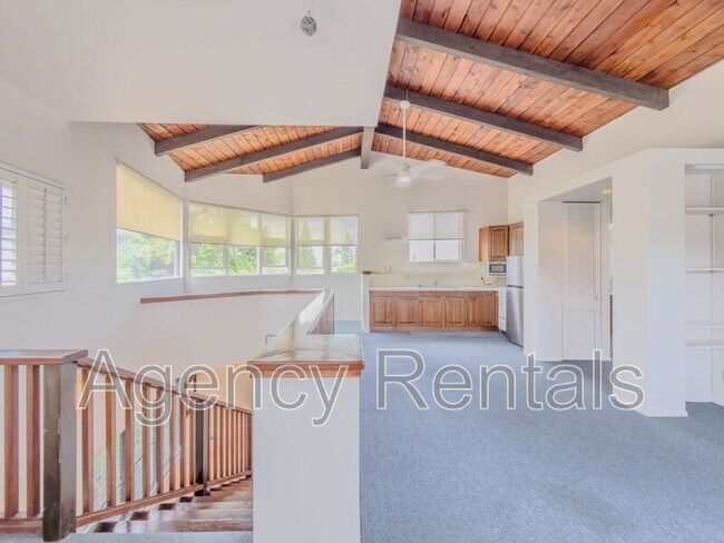 Building Photo - 427 Paumakua Pl