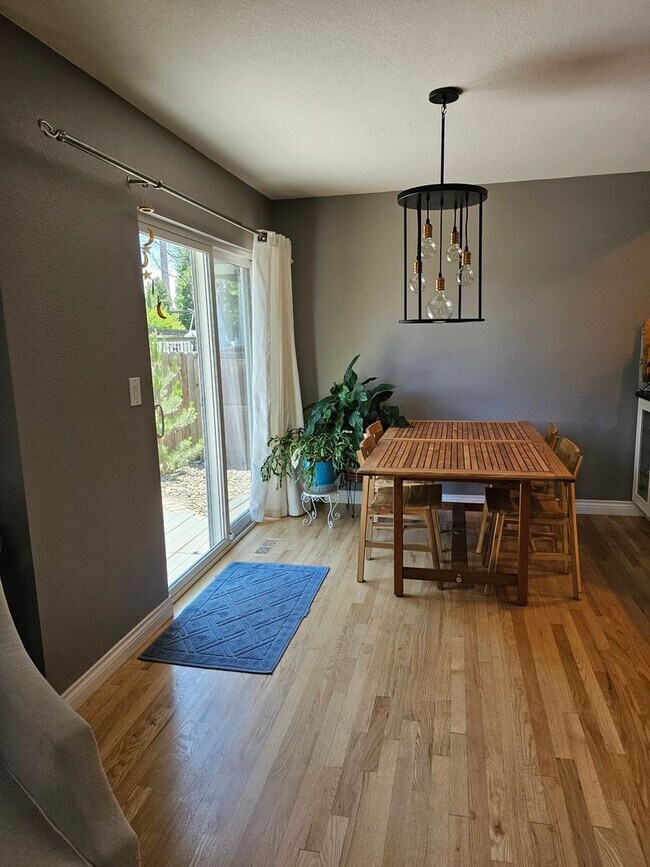 Building Photo - $500 Move in incentive! Gorgeous 4 bedroom Boulder home!  Available Now!