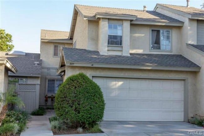 Primary Photo - 2bd/2.5ba two car garage townhouse in Coro...