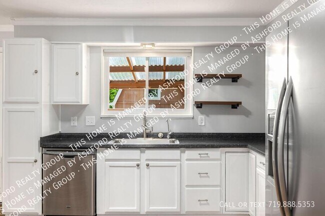 Building Photo - 1406 N Foote Ave