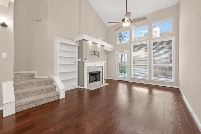 Building Photo - 2330 Everest Way