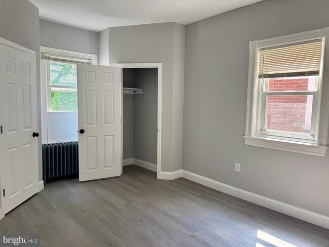 Building Photo - 2128 W 65th Ave