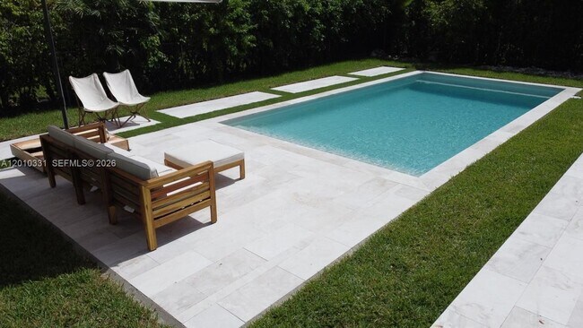 Building Photo - 11 Veragua Ave