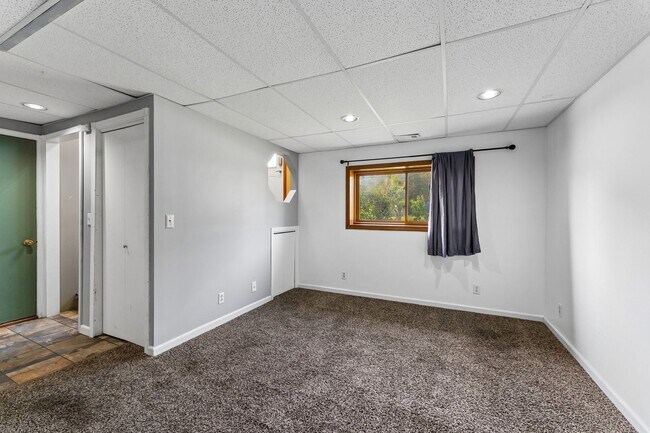 Building Photo - 14022 Virginia St