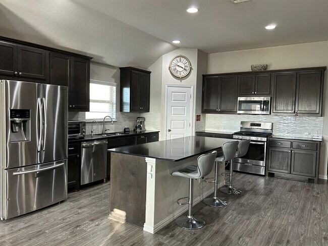 Building Photo - 2937 Diego Dr