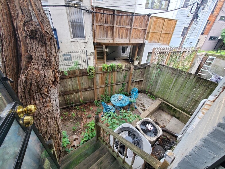 Back patio (shared space) - 27 Q St NW