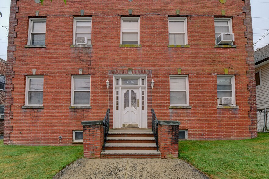 Building Photo - 71 Carmer Ave