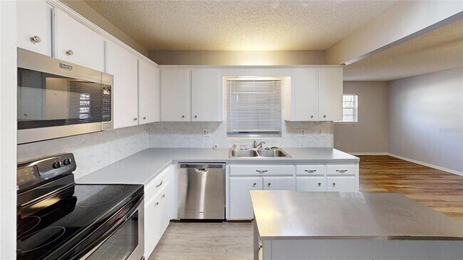 Building Photo - 8625 SW 94th St