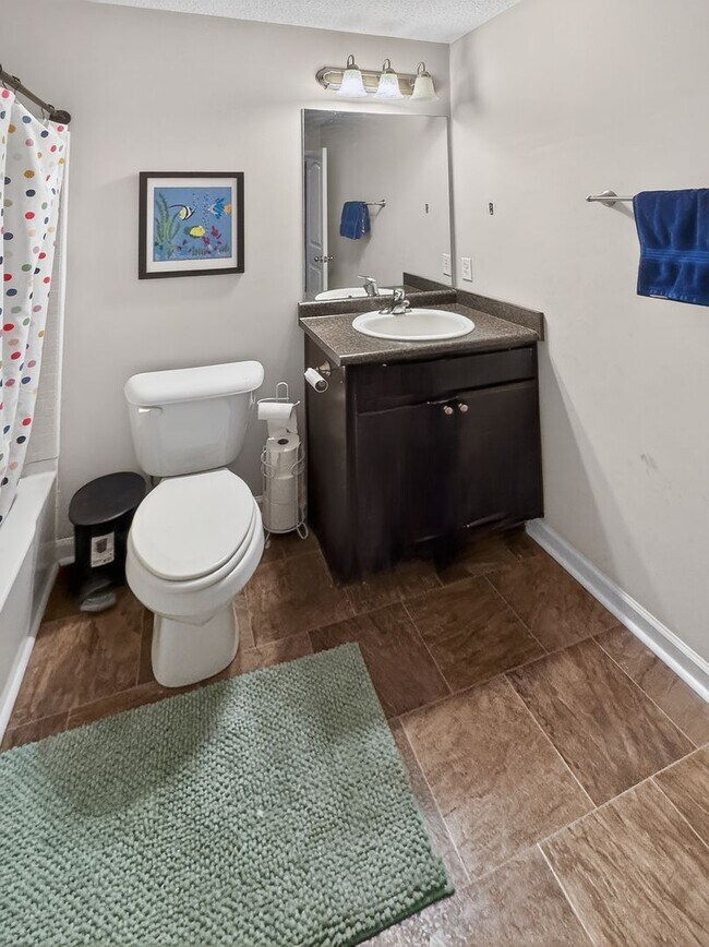 Building Photo - RATE DROP ALERT (was $2800/month) and SPRING MOVE-IN SPECIAL: 50% OFF 1ST MONTH'S RENT!**