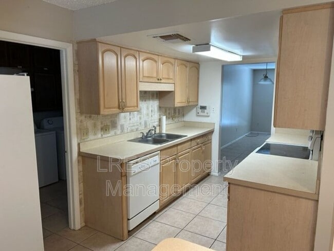 Building Photo - 4603 Lighthouse Cir