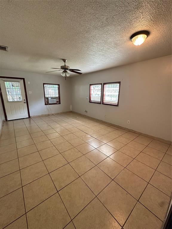 Building Photo - 32 Farrell St