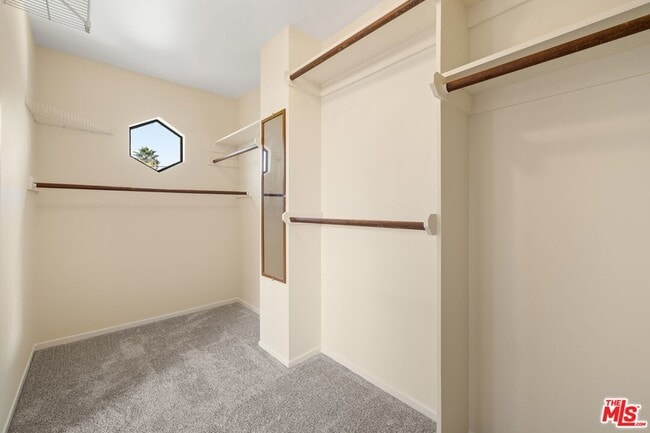 Building Photo - 7315 W 82nd St