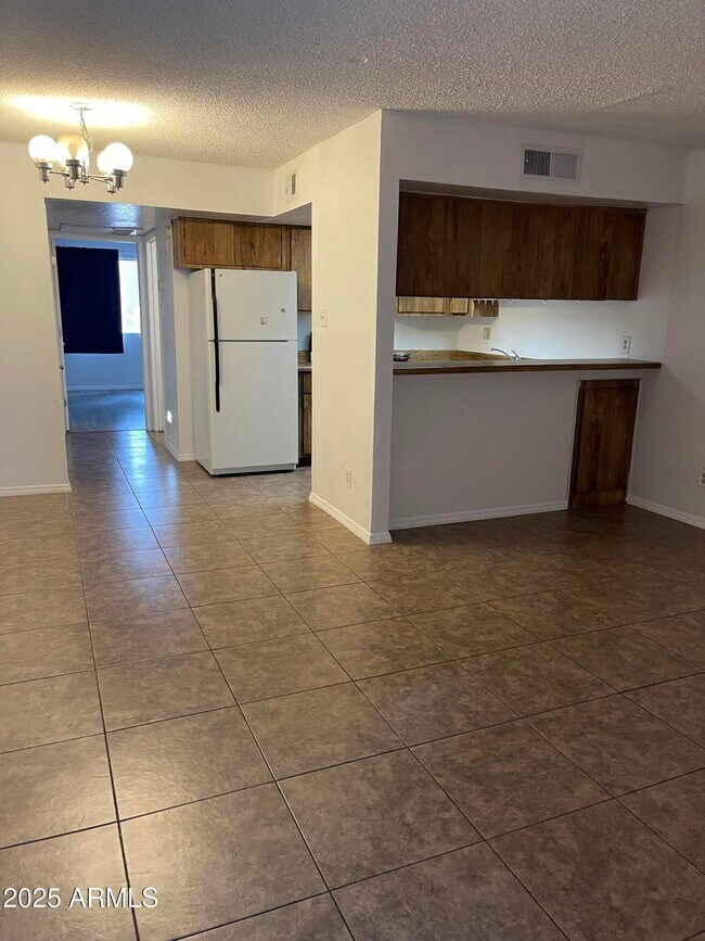 Building Photo - 3810 N Maryvale Pkwy
