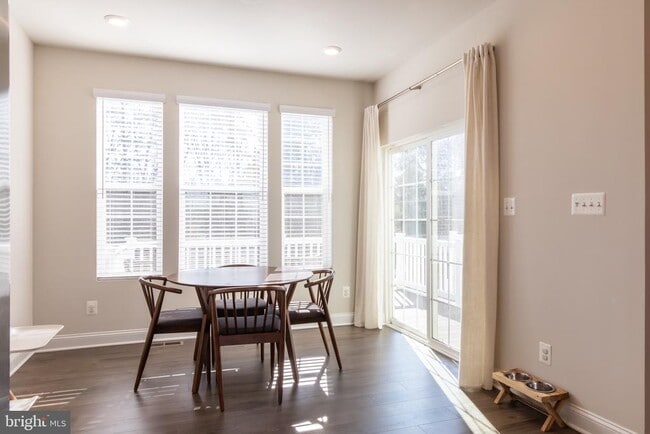 Building Photo - 1441 Onnesta Ct