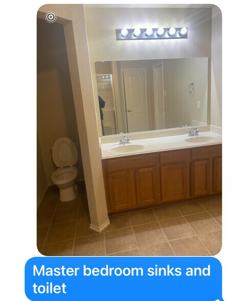 Master Bathroom - 2029 Kingsbridge Dr