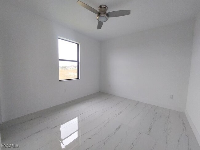 Building Photo - 4011 NW 38th Ln