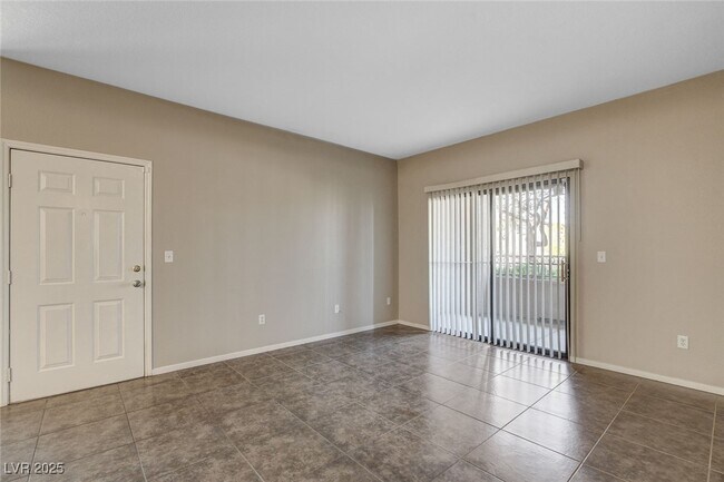 Building Photo - 8250 N Grand Canyon Dr