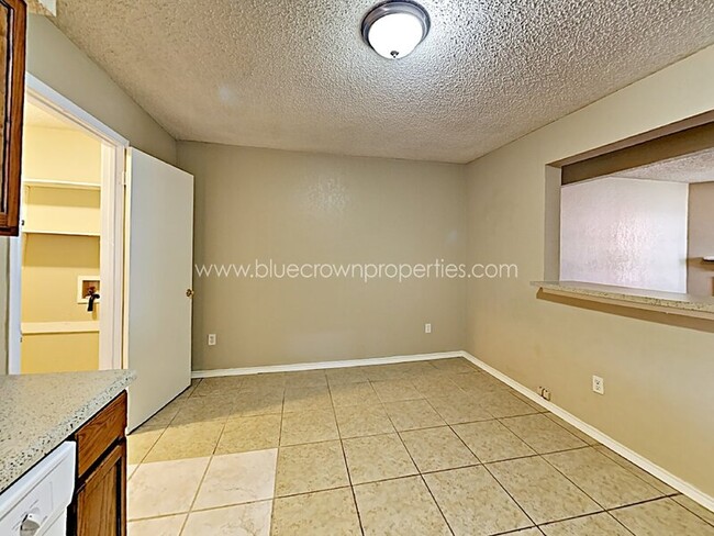 Building Photo - 648 S Rogers Rd