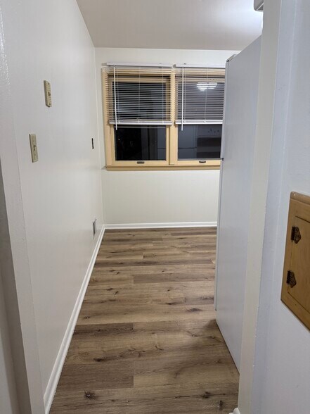 Building Photo - 6207 W Oklahoma Ave