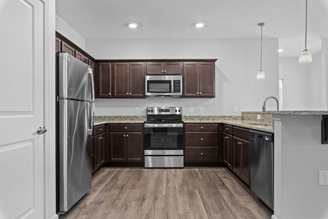 Building Photo - 250 Grove Cir