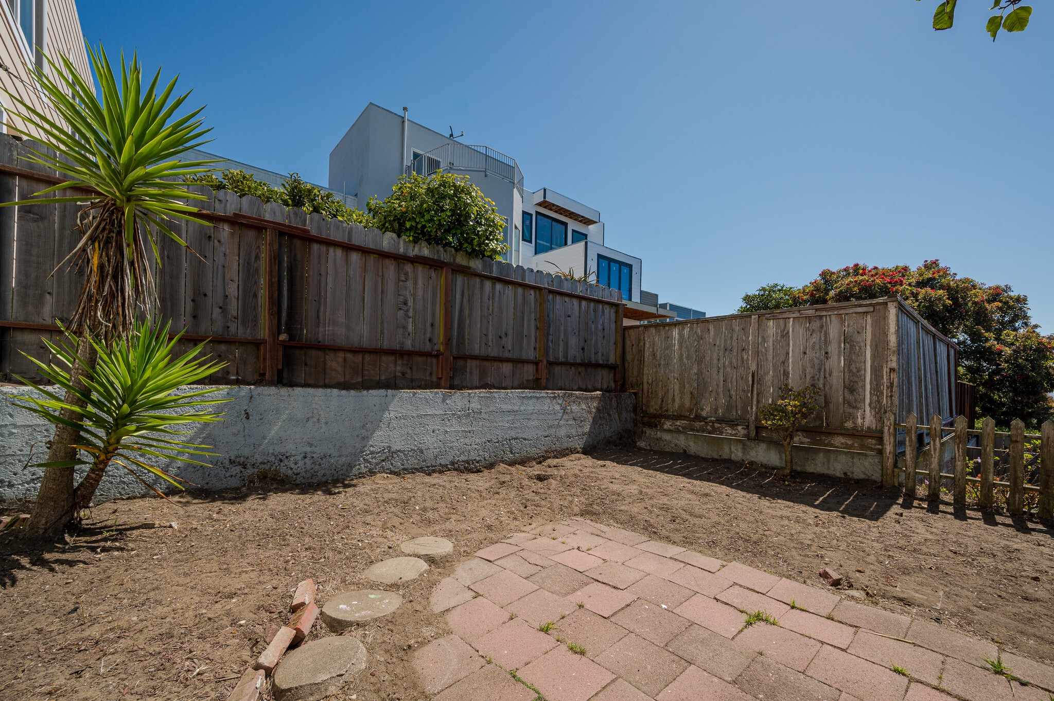 Building Photo - 2727 Moraga St