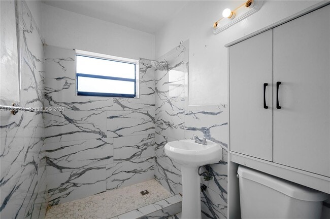 Building Photo - 1780 NE 146th St