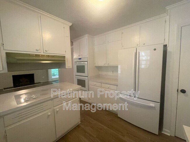 Building Photo - 224 Cold Creek Dr
