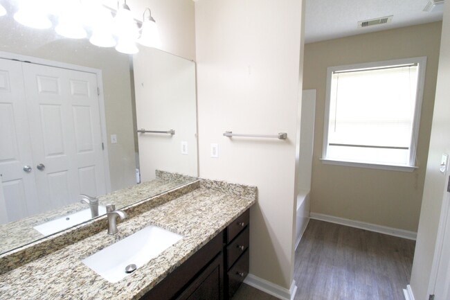 Building Photo - 8775 Clito Rd