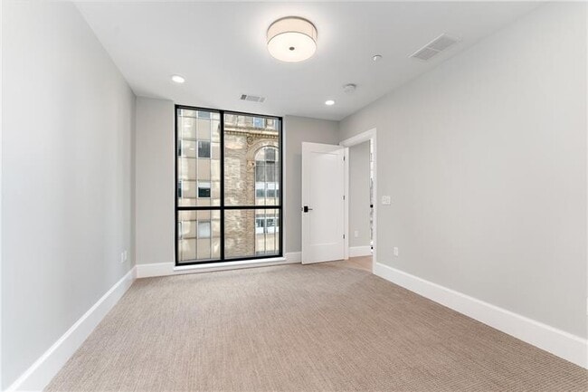 Building Photo - 350 Oliver Ave