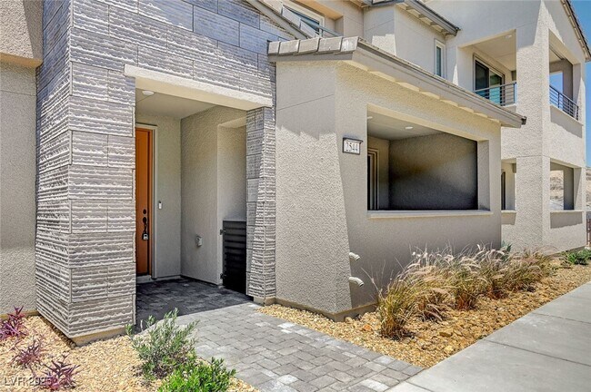 Building Photo - 2544 Vandra St