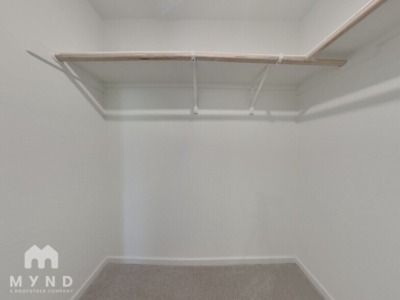 Building Photo - 10607 Aqueduct Crk