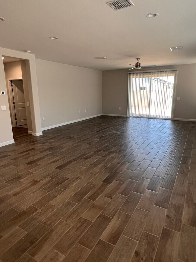 Building Photo - 37640 W San Sisto Ave