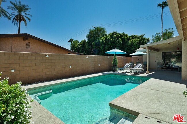 Building Photo - 73415 Royal Palm Dr