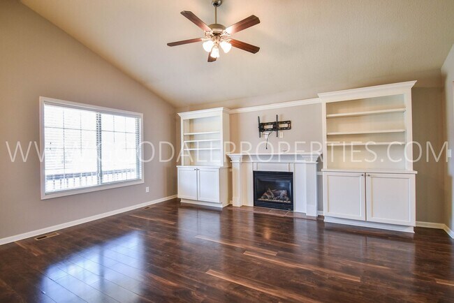 Building Photo - 1255 SE Waddell Way