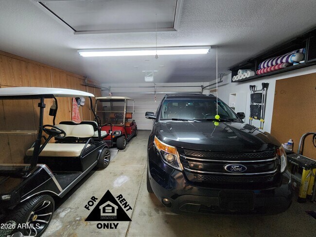 Building Photo - 15548 W Catalina Dr