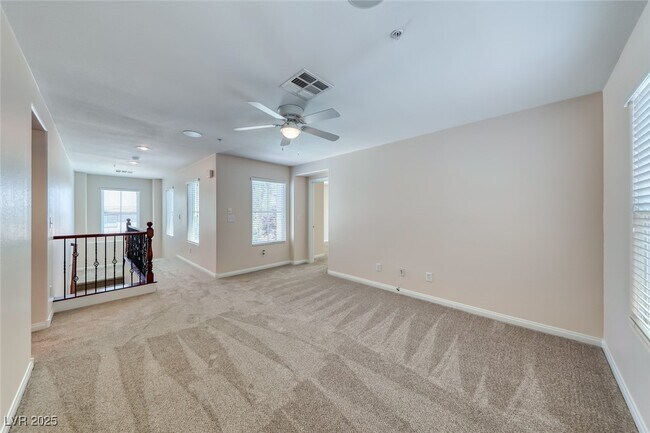 Building Photo - 708 Point Bluff St