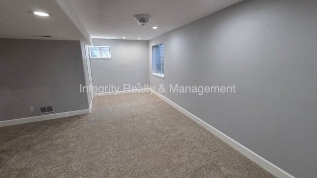 Building Photo - 5056 Weeping Willow Cir